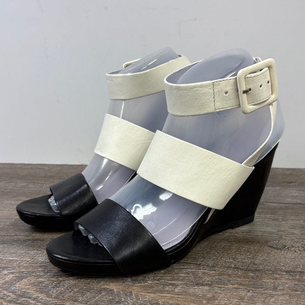 🖤 Johnston & Murphy Women’s Wedge Sandals – Size 8.5M